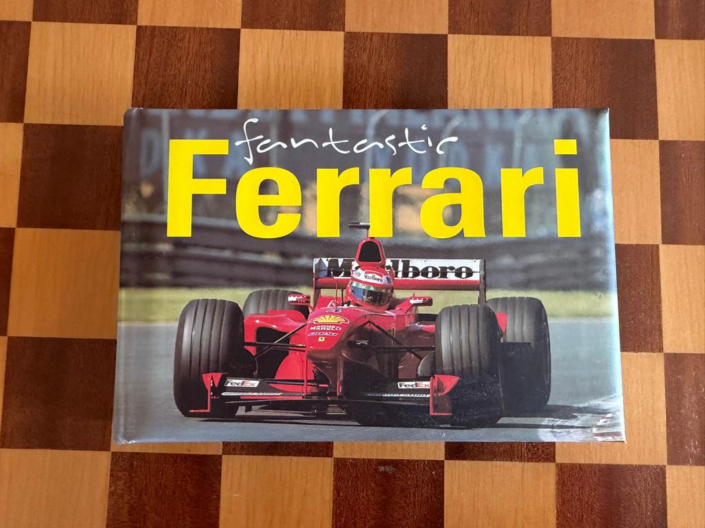 Fantastic Ferrari Boek - Geschiedenis van Ferrari in de F1, Ophalen of Verzenden, Gelezen, Ferrari