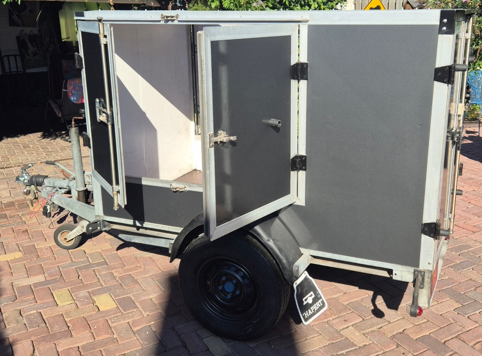 Hapert Aanhanger Enkelasser - 3 Zijdes Open - 1350kg, Ophalen, Zo goed als nieuw
