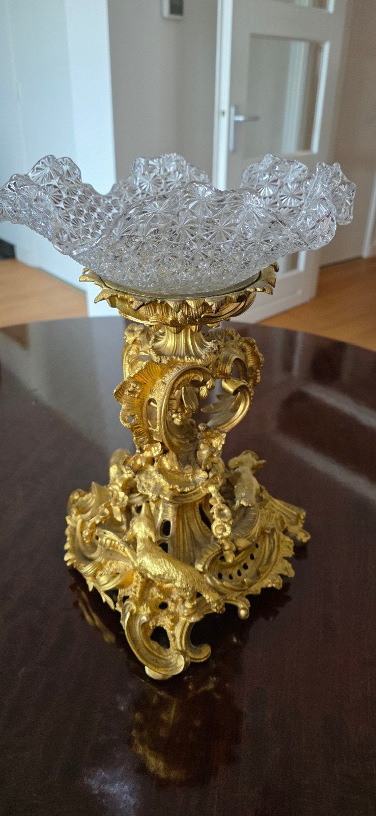 Antieke vergulde schaal met kristallen kom, Antiek en Kunst, Antiek | Koper en Brons, Ophalen of Verzenden