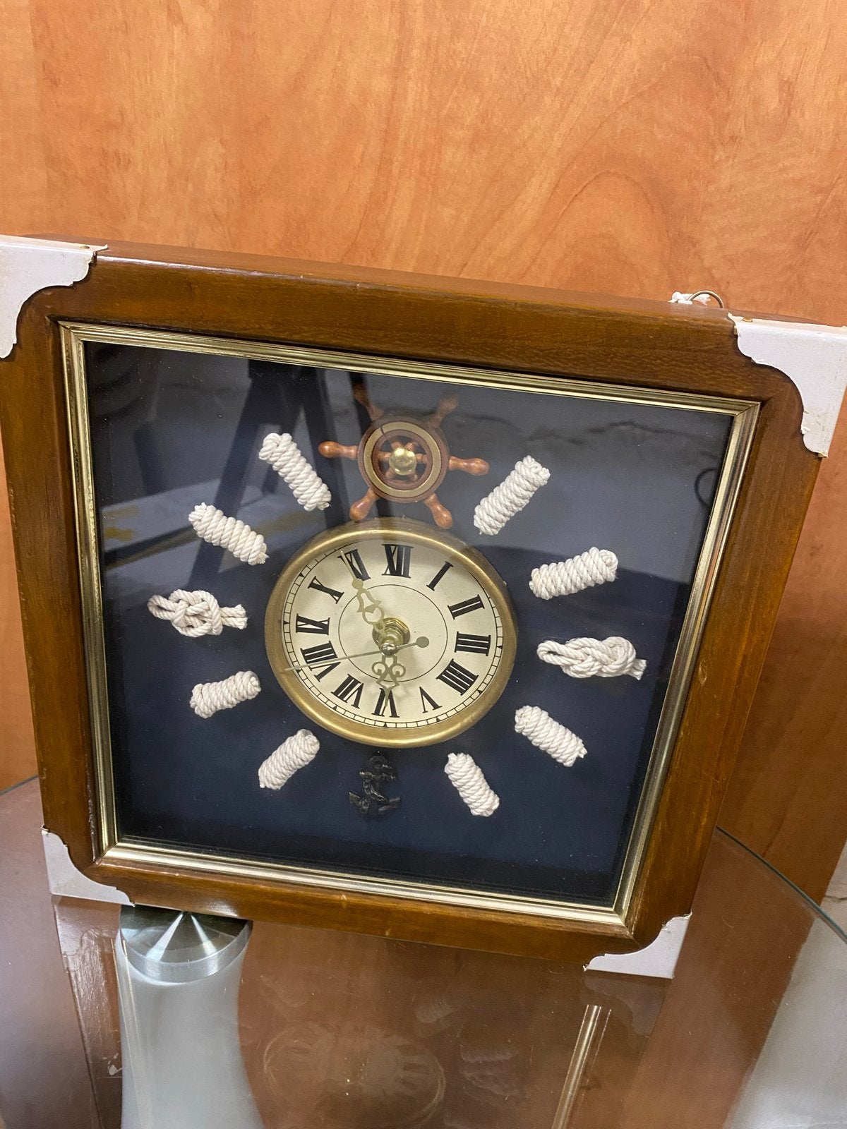 Decoratieve Maritieme Klok met Touwdetails en Roer, Ophalen of Verzenden, Wandklok