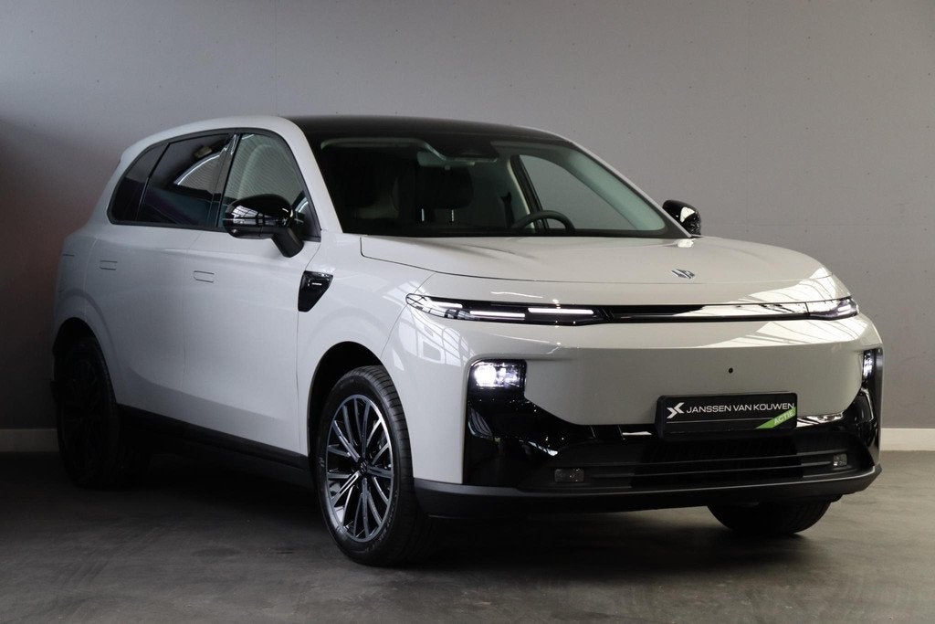 Leapmotor B10 Design ProMax 67.1 kWh / Voorraad / Snel lever, 12 maanden, Achterwielaandrijving, Automatische klimaatregeling