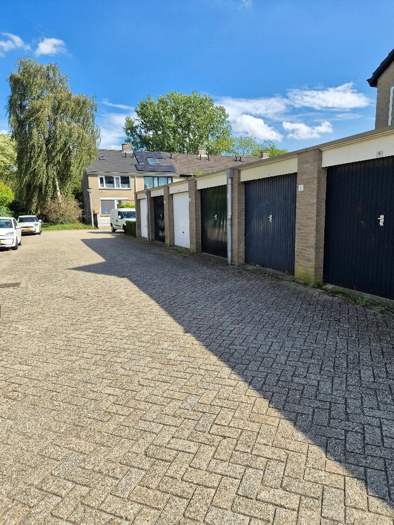 In Arnhem te Koop: Garagebox in Verhuurde staat (€2.160 p/j)