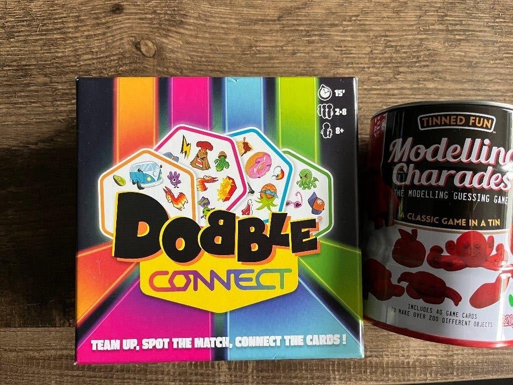 Spelen x2 Dobble en charades, Kinderen en Baby's, Speelgoed | Overig, Nieuw, Jongen of Meisje, Ophalen of Verzenden