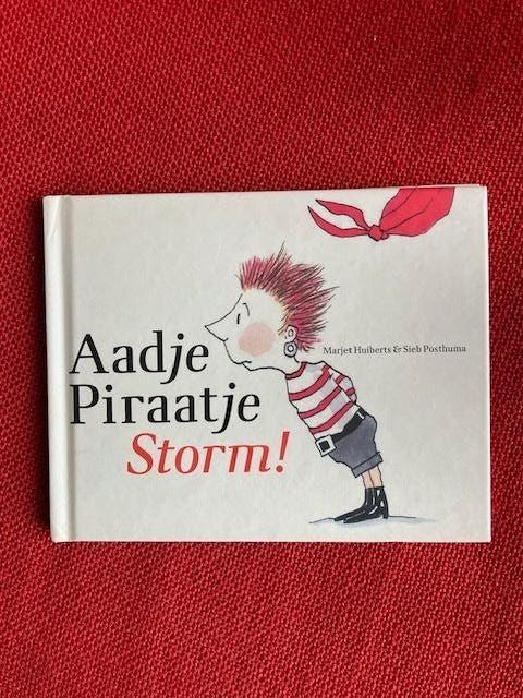Aadje piraatje - storm - marjet huiberts, Boeken, Gelezen, Fictie algemeen, Jongen of Meisje, Ophalen of Verzenden