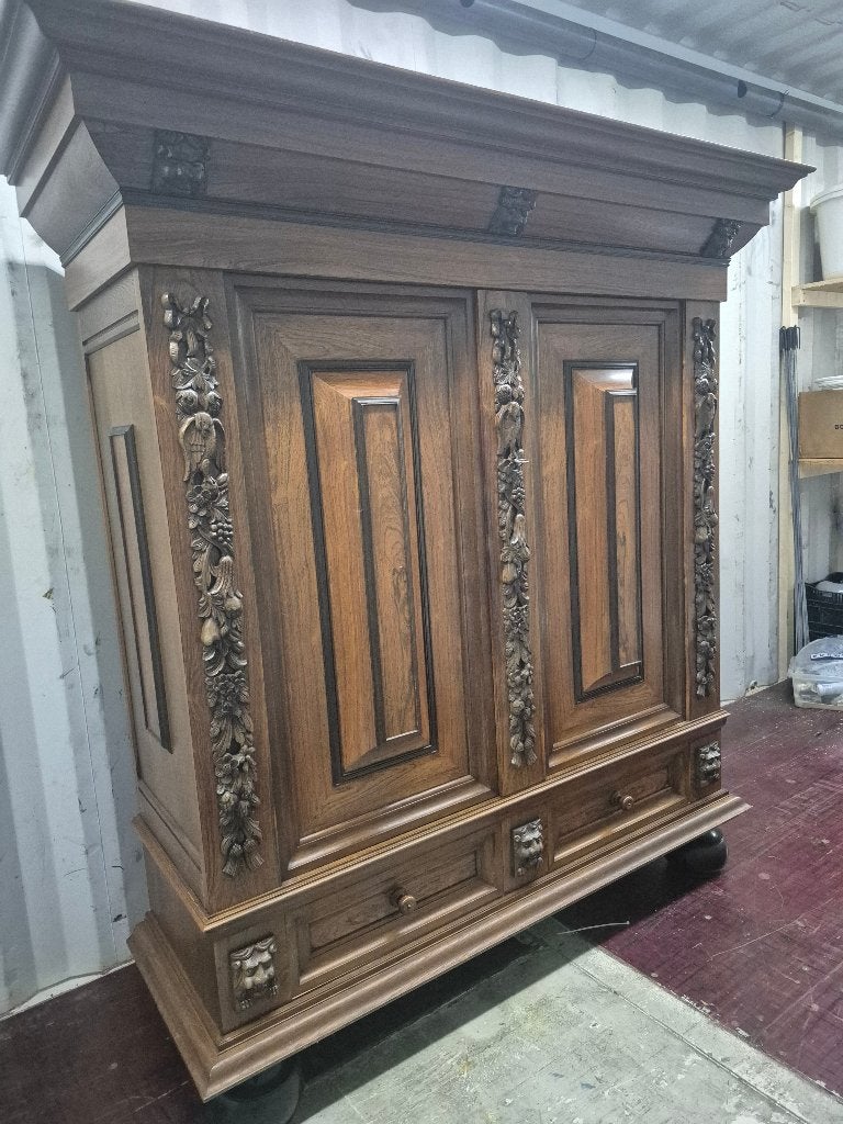 Prachtige rijk gesneden antieke kast . compleet met sleutel, Huis en Inrichting, Ophalen, Gebruikt, 150 tot 200 cm, 150 tot 200 cm