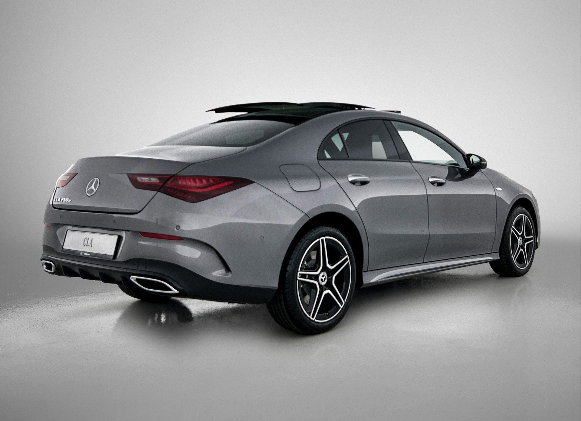 Mercedes-Benz CLA-Klasse 250 e Business Solution AMG | Night, Auto's, 1650 kg, Bedrijf, Hybride Elektrisch/Benzine, 1600 kg