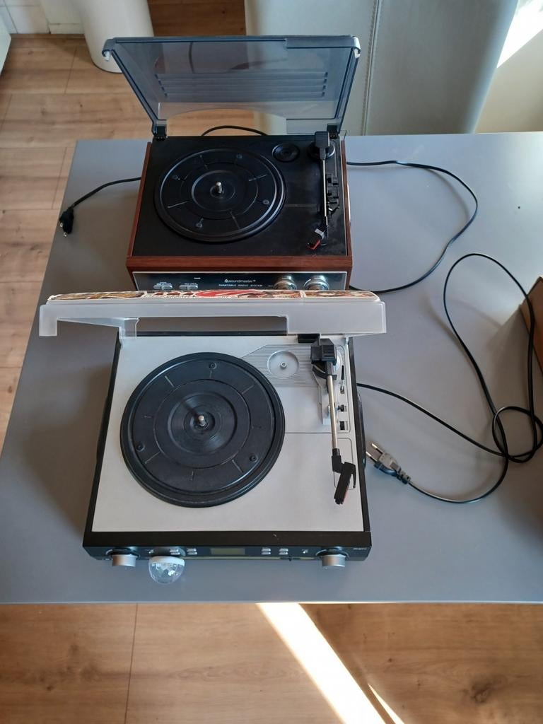 2 Platenspelers - voor onderdelen of handige Harry, Audio, Tv en Foto, Platenspelers, Ophalen of Verzenden, Gebruikt, Platenspeler