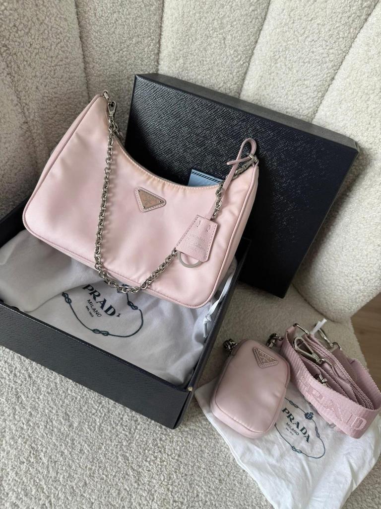 Prada re-edition licht roze, Ophalen of Verzenden, Zo goed als nieuw, Roze, Handtas