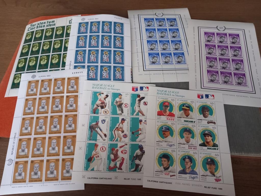 Vnl Europese velletjes + iets wereld. Postfrisse sheets, Ophalen of Verzenden, Buitenland