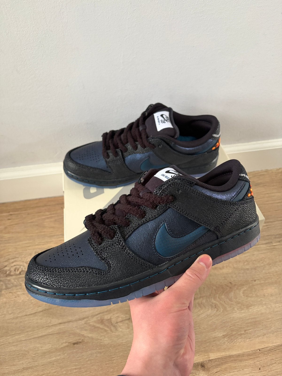 Nike SB Dunk Low Pro “Bluetile Skateboards” Maat 42,5, Kleding | Heren, Schoenen, Overige kleuren, Nieuw, Ophalen of Verzenden