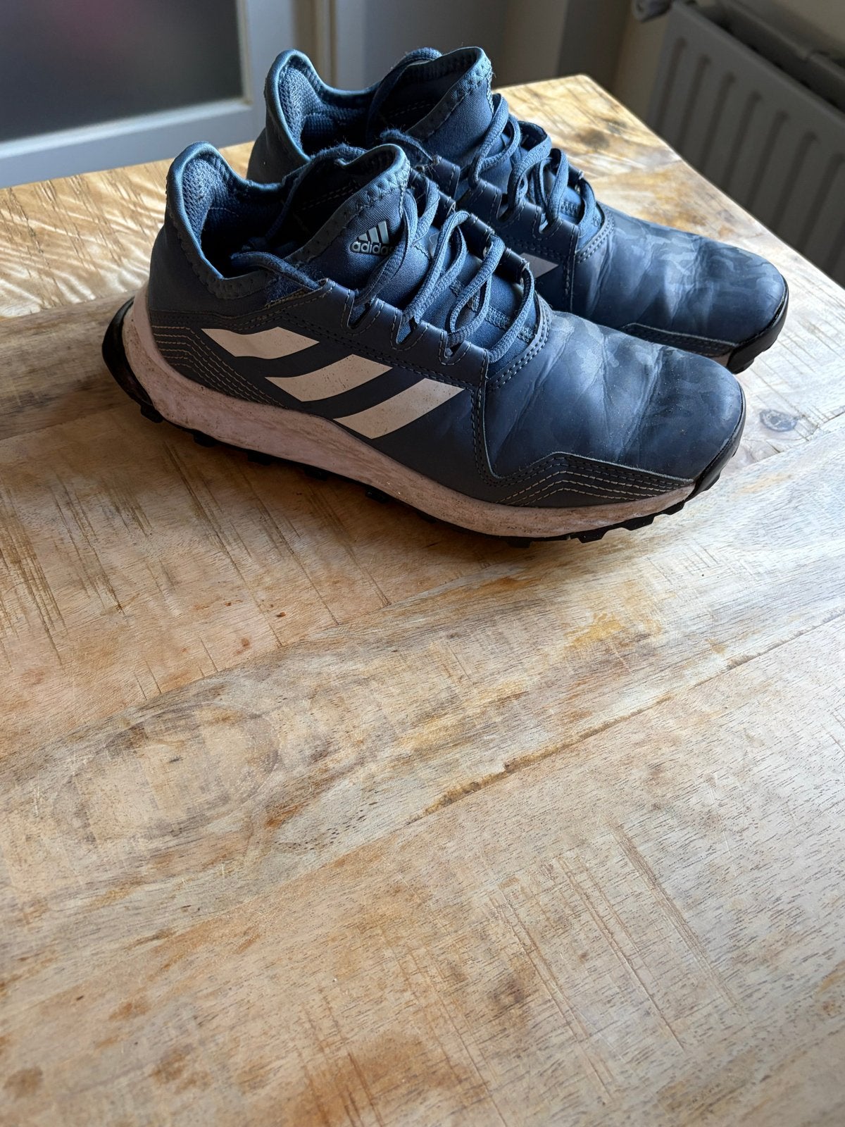 Adidas hockeyschoenen maat 37 1/3, zo goed als nieuw, Sport en Fitness, Ophalen of Verzenden, Zo goed als nieuw, Schoenen