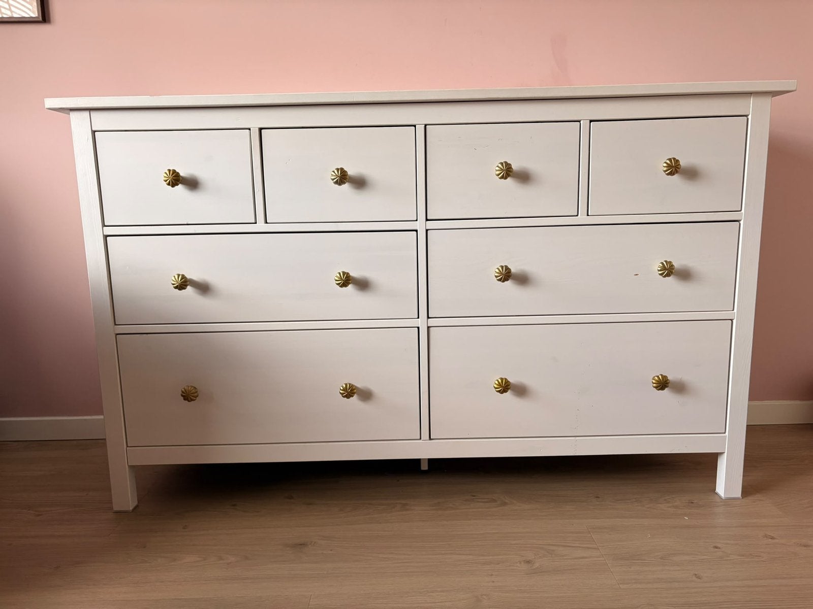 Hemnes Ikea kast / commode wit met gouden knopjes, Gebruikt, 5 laden of meer, 150 tot 200 cm, Ophalen of Verzenden
