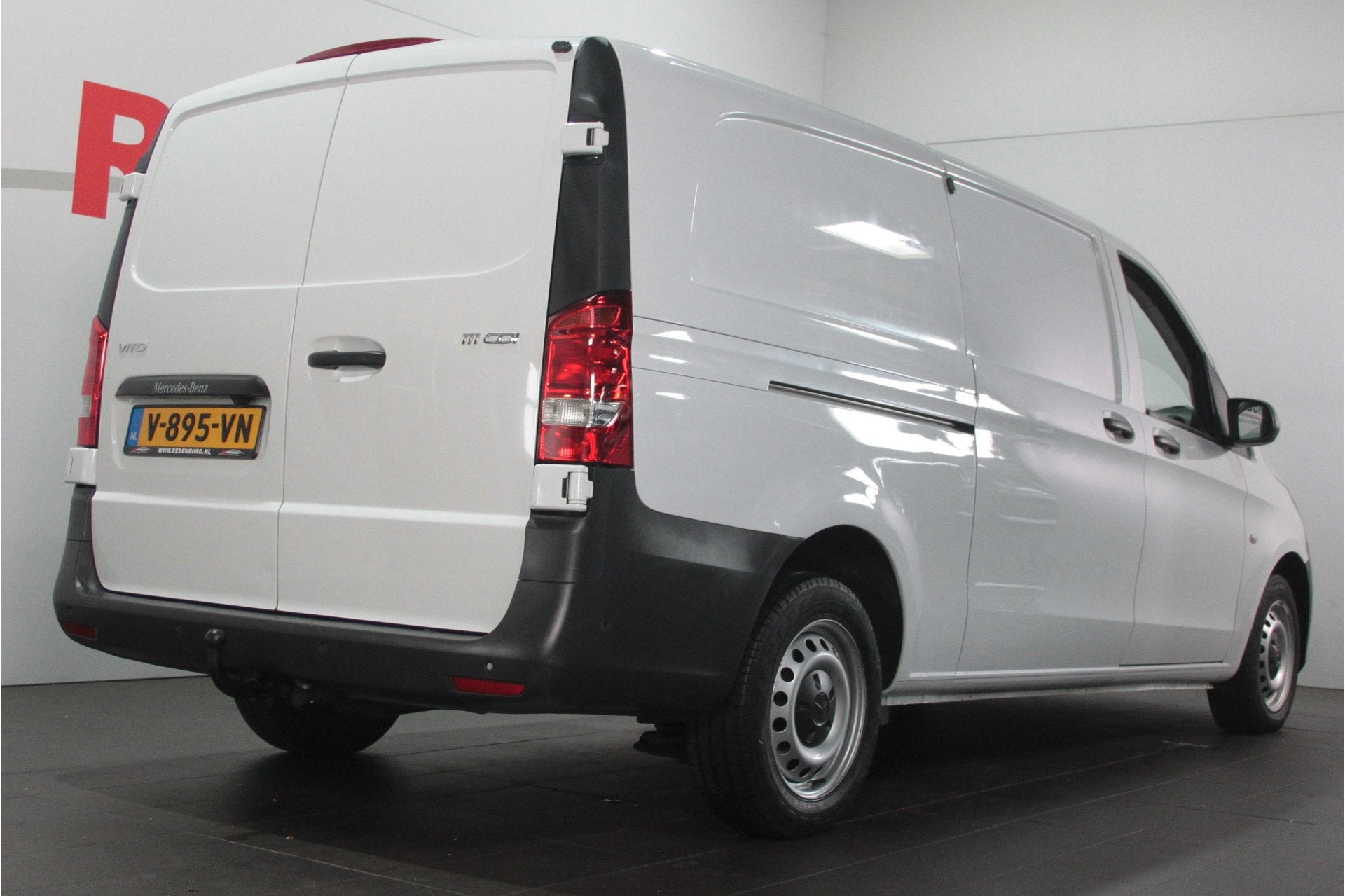 Mercedes-Benz Vito 111 CDI Extra Lang - Airco / PDC / Trekha, Auto's, Voorwielaandrijving, 15 km/l, Gebruikt, Euro 6
