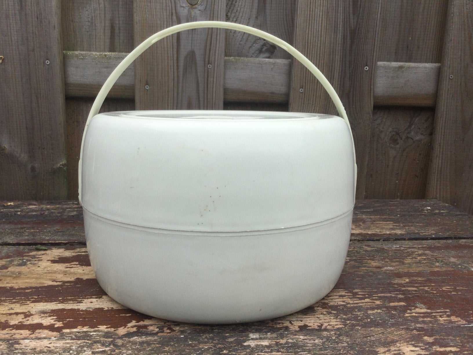 Vintage camping picknick set borden bekers en schalen, Caravans en Kamperen, Kampeeraccessoires, Ophalen of Verzenden, Gebruikt
