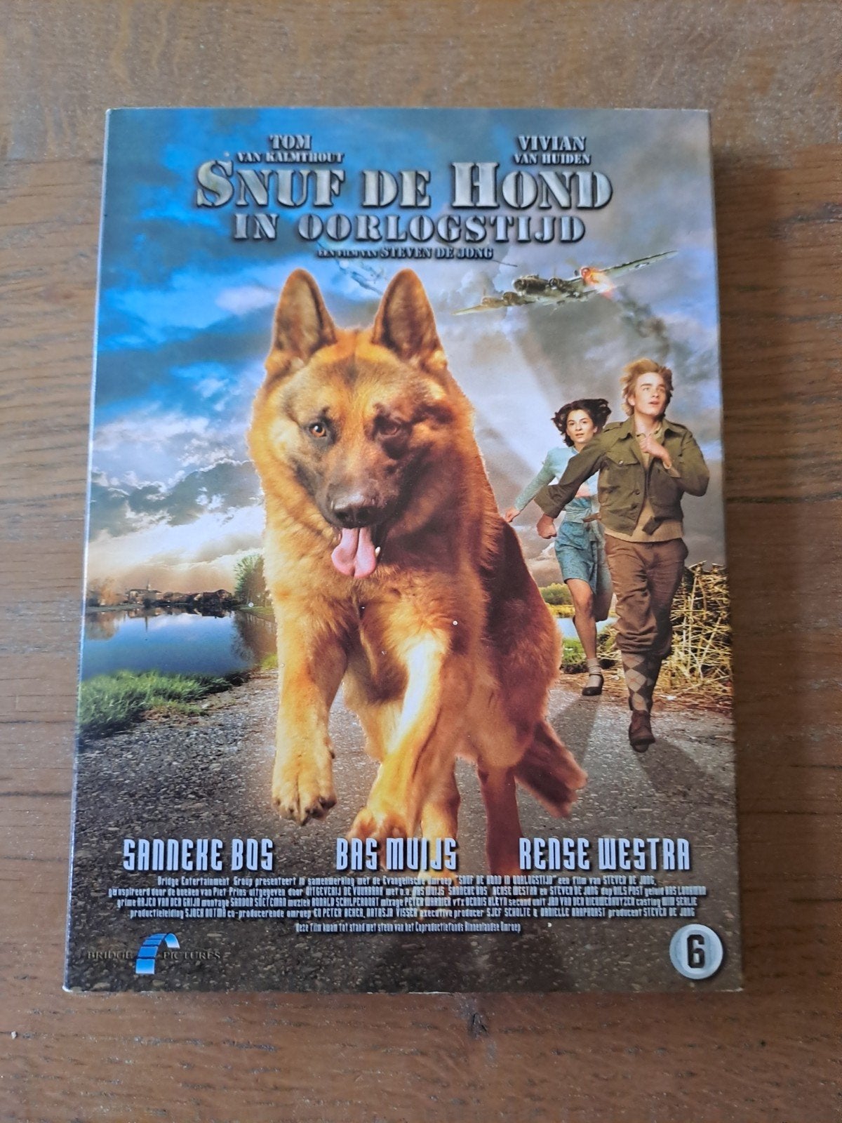 dvd, Snuf de Hond in Oorlogstijd- Avontuurlijke Film, Ophalen of Verzenden, Zo goed als nieuw, Dieren, Vanaf 6 jaar