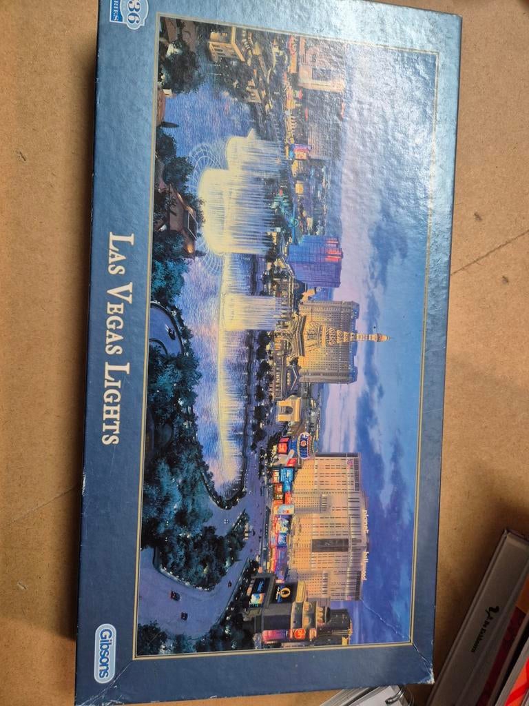Gibsons Legpuzzel Las Vegas Lights 636 stukjes, Ophalen of Verzenden, 500 t/m 1500 stukjes, Gebruikt, Legpuzzel