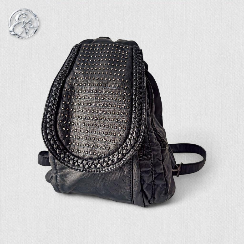Klein zwart rugtasje met studs, Sieraden, Tassen en Uiterlijk, Tassen | Rugtassen, Gebruikt, Overige merken, Minder dan 25 cm