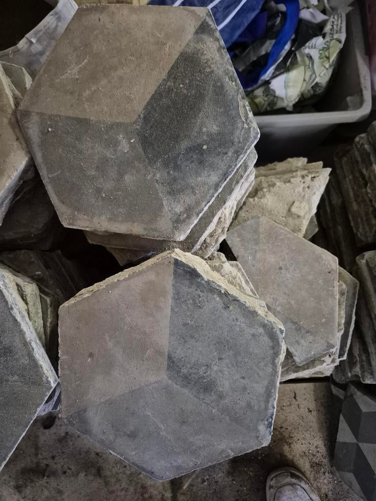 Antieke 6 hoeks plavuizen zo'n 72 stuks, Doe-het-zelf en Verbouw, Tegels, Ophalen, Keramiek, Minder dan 20 cm, Minder dan 5 m²