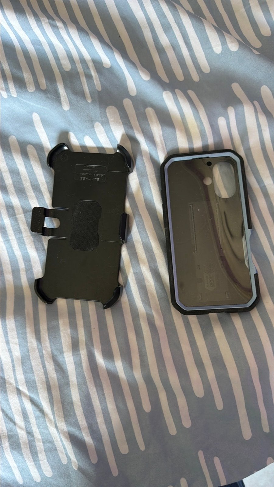 Robuust iPhone 16/17 hoesje met riemclip - Zwart/Grijs, Zwart, IPhone 16, Hoesje of Tasje, Zo goed als nieuw