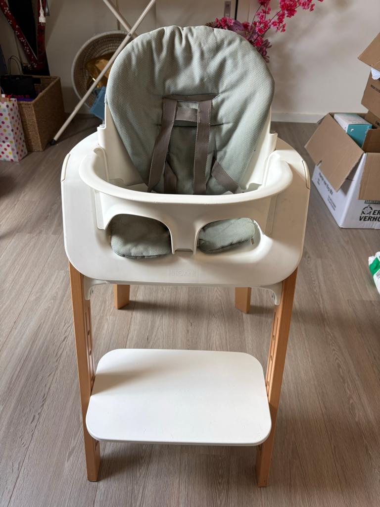 Stokke step stoel, Ophalen, Gebruikt, Meegroeistoel, Gordel(s)