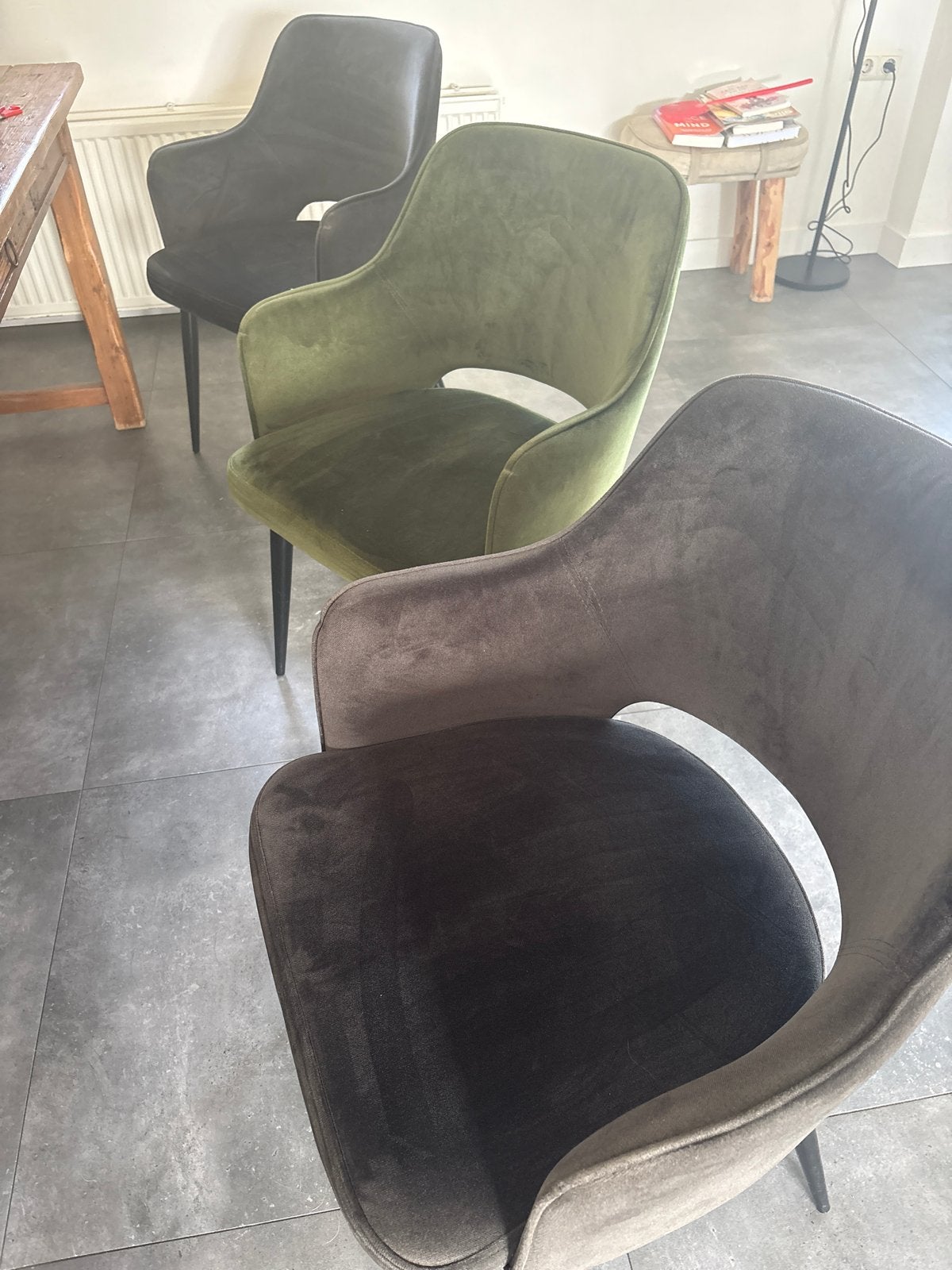 3 Eettafelstoelen - 2x Antraciet, 1x Groen - Zo goed als nie, Ophalen, Overige kleuren, Drie, Zo goed als nieuw