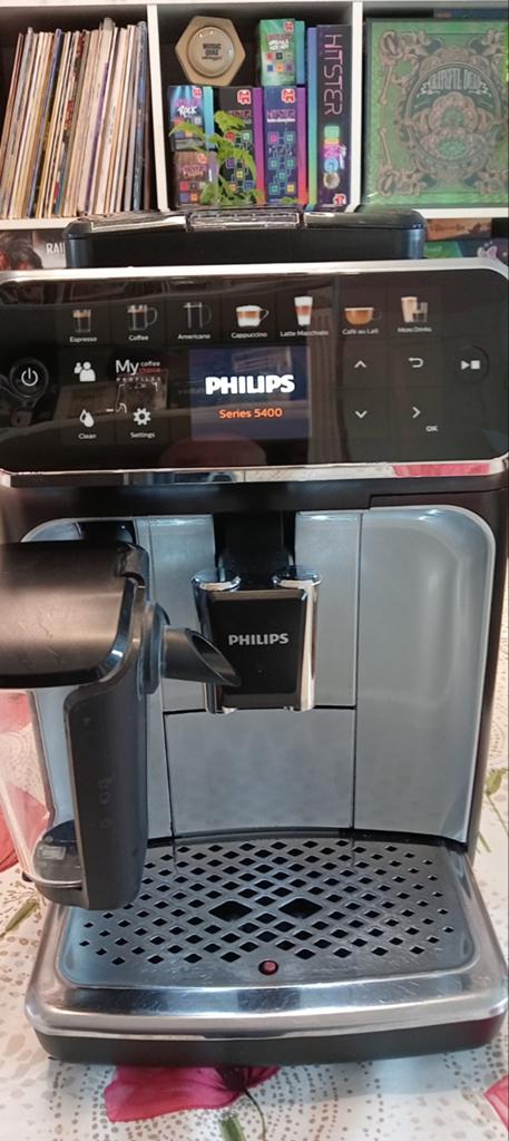 Philips LatteGo 5447 Refurbished Koffiemachine, Witgoed en Apparatuur, Espresso apparaat, Refurbished, 2 tot 4 kopjes, Afneembaar waterreservoir