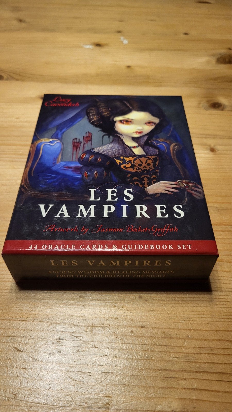 Les Vampires Oracle Kaarten & Gids Set - Lucy Cavendish, Tarot of Kaarten leggen, Overige typen, Ophalen of Verzenden, Zo goed als nieuw