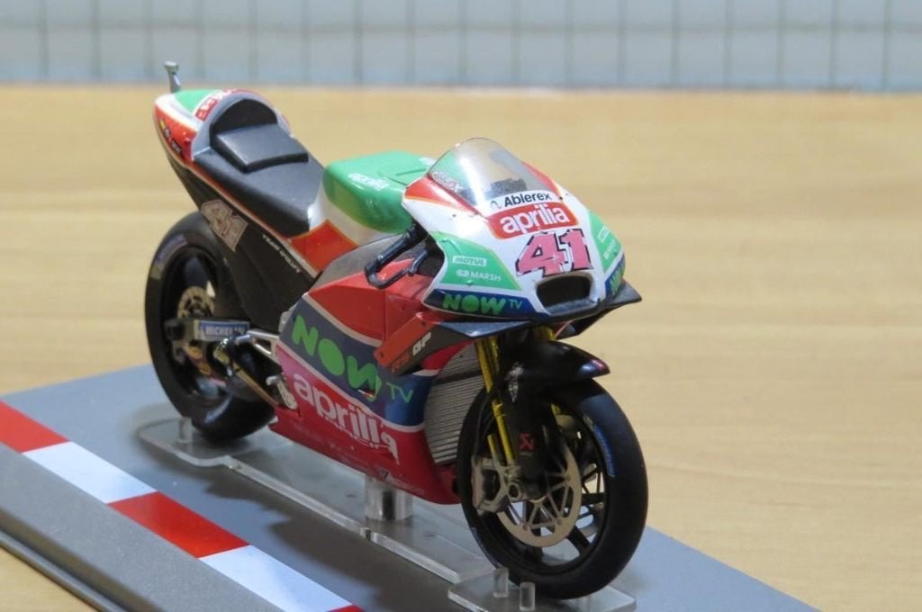 Aleix Espargaro Aprilia RS-GP 2018 1:18, Serviceclientele@altaya.be, Nieuw, Ophalen of Verzenden, Motor