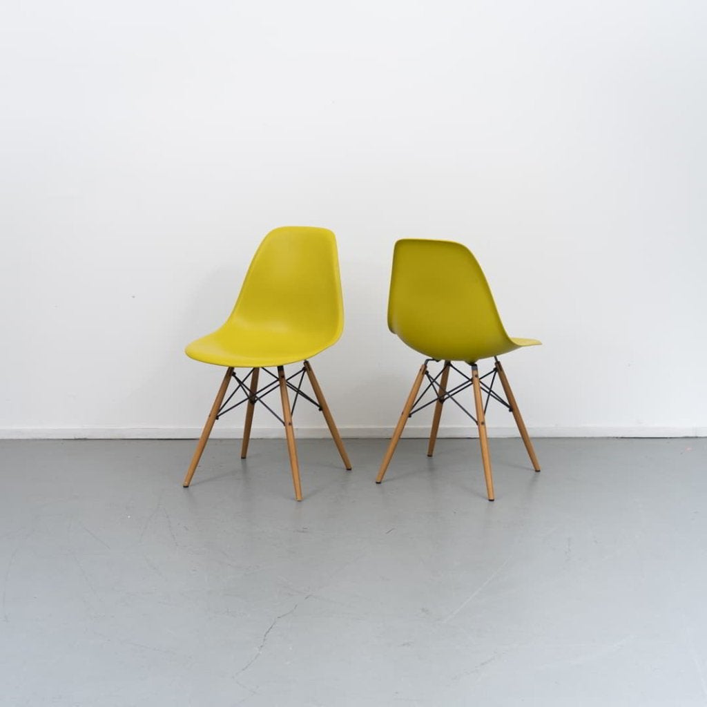 Vitra Eames DSW Stoel Mosterd/Groen Kunststof - Hout, Huis en Inrichting, Stoelen, Niet ingevuld, Zo goed als nieuw, Niet ingevuld