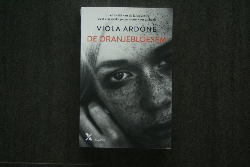 DE ORANJEBLOESEM...... Viola Ardone... (2022), Ophalen of Verzenden, Zo goed als nieuw