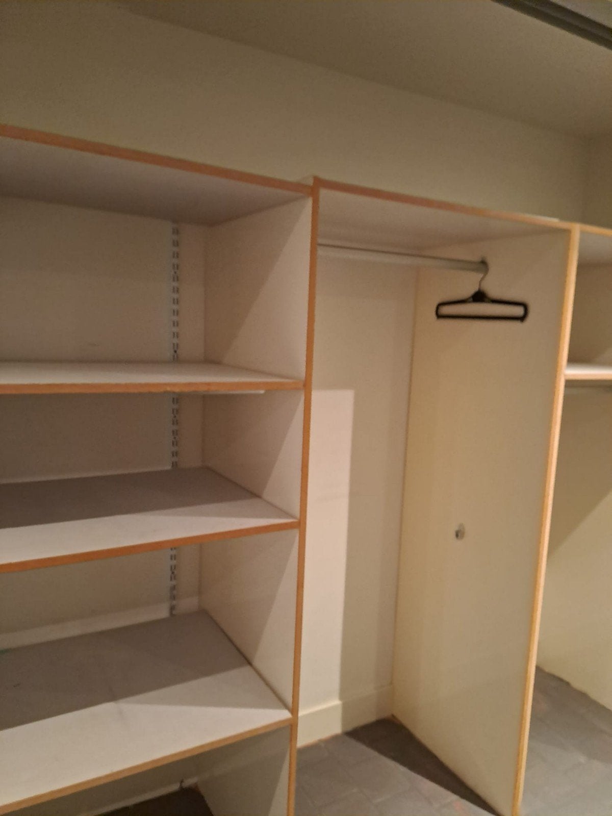 Gratis af te halen grote inbouwkast, Ophalen, Met deur(en), Gebruikt, 200 cm of meer