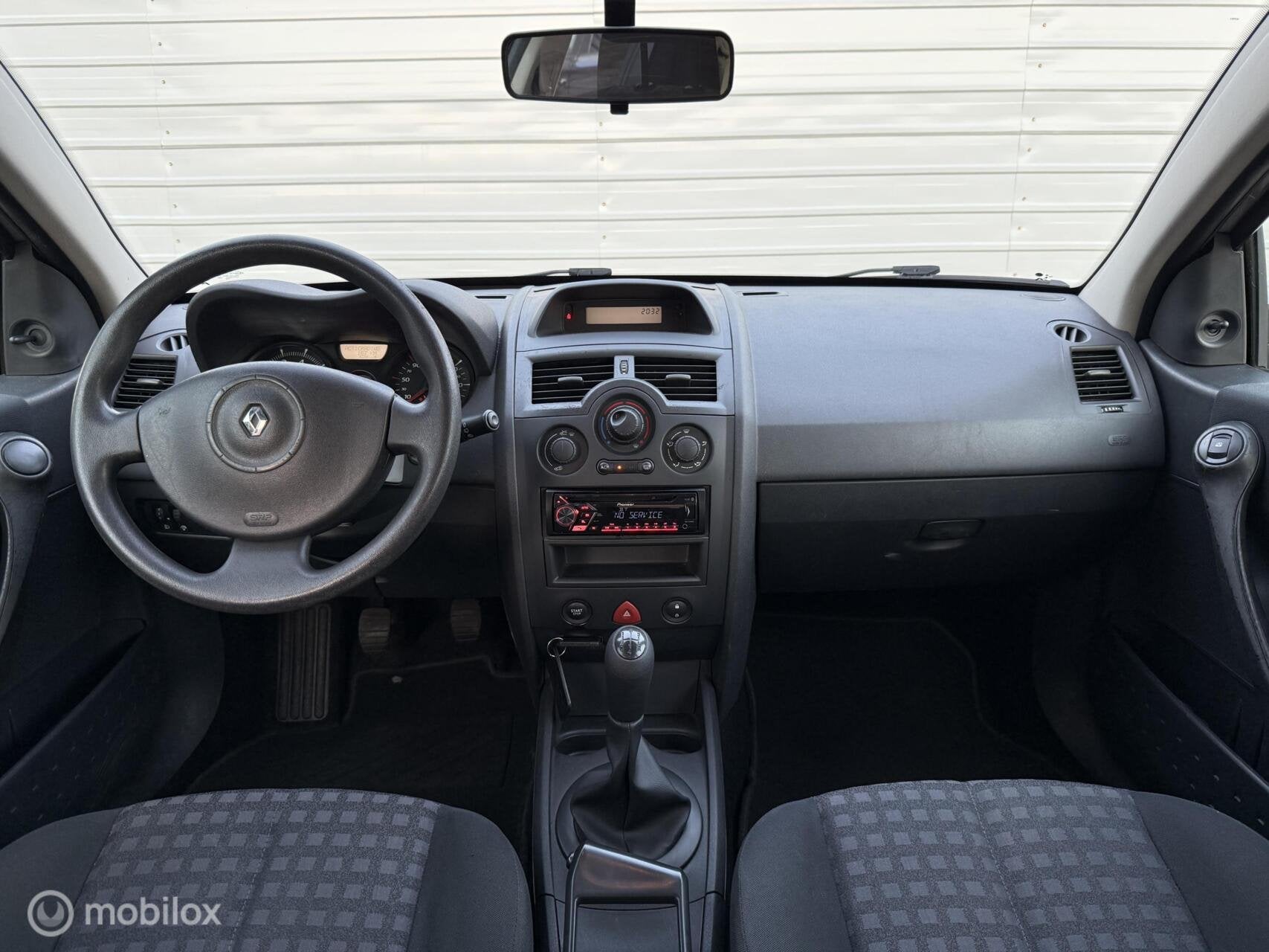 Renault Megane 1.4-16V 5Drs | Airco | Bluetooth | Trekhaak, Auto's, Metallic lak, Stof, 4 cilinders, 620 kg