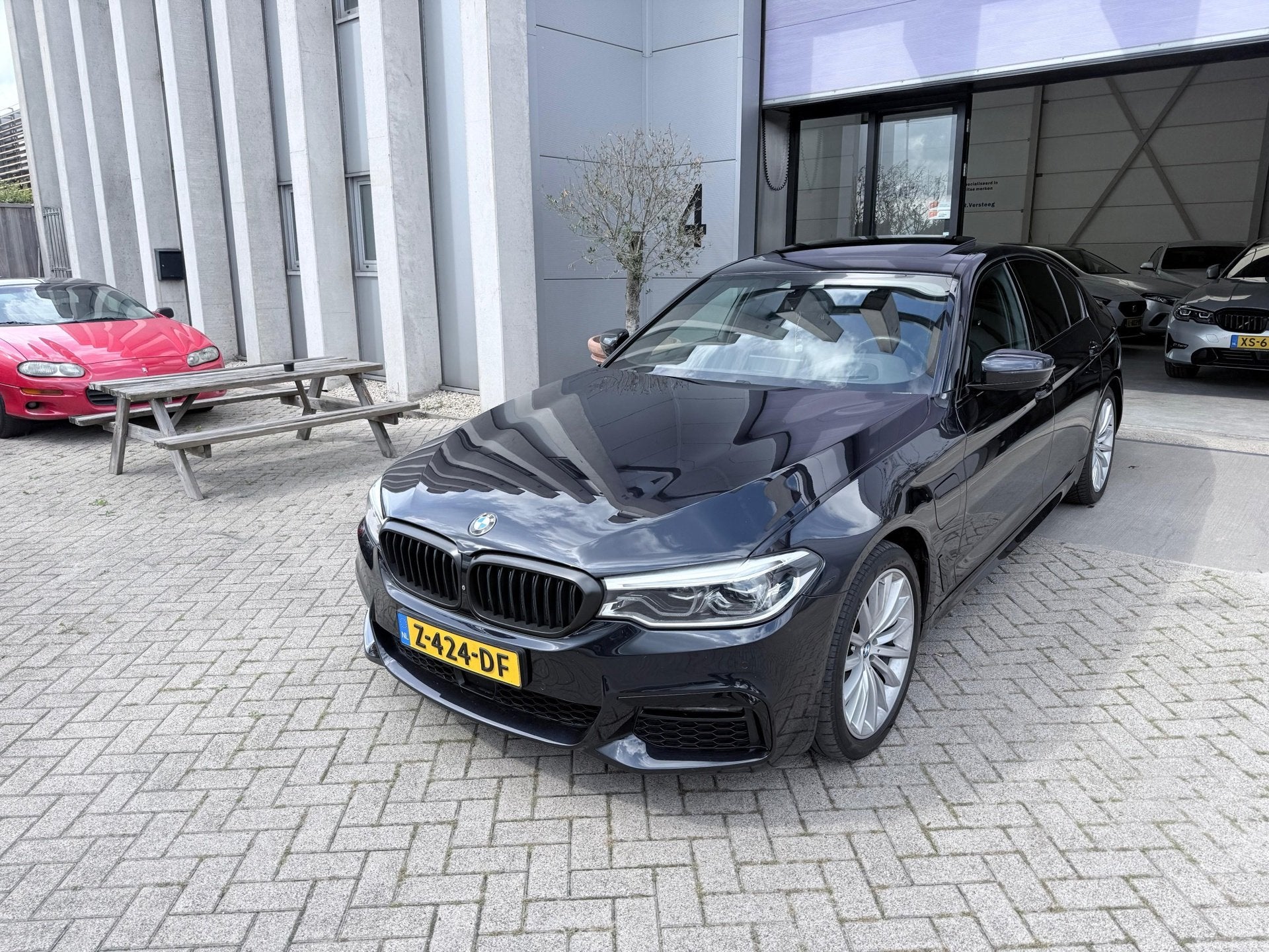 BMW 5-serie 530e iPerformance M-Edition! VOL OPTIES! INRUIL, Achterwielaandrijving, Gebruikt, 4 cilinders, Zwart