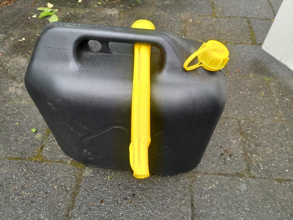 Jerrycan 20 L, Ophalen