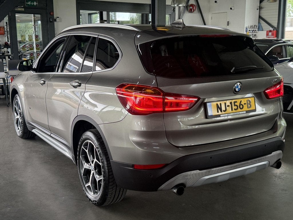 BMW X1 sDrive20i Centennial High Executive, Auto's, BMW, 1998 cc, Bedrijf, SUV of Terreinwagen, 84 €/maand