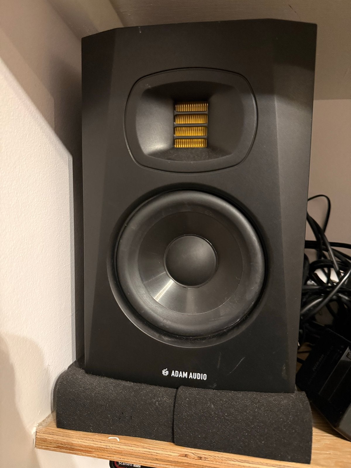 Adam Audio T5V Studio Monitor (2 stuks), Audio, Tv en Foto, Luidsprekers, Zo goed als nieuw, 120 watt of meer, Front, Rear of Stereo speakers