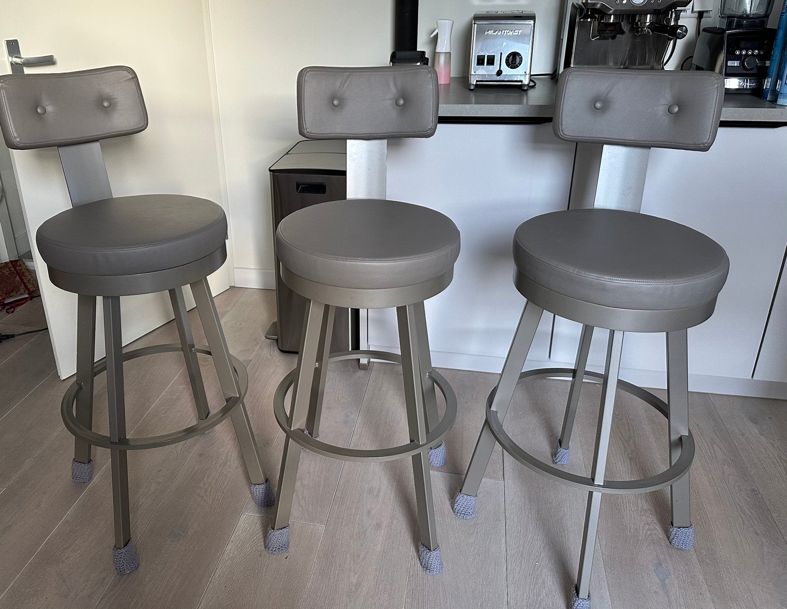 Leather bar stools, Ophalen, 60 tot 90 cm, Leer, Zo goed als nieuw