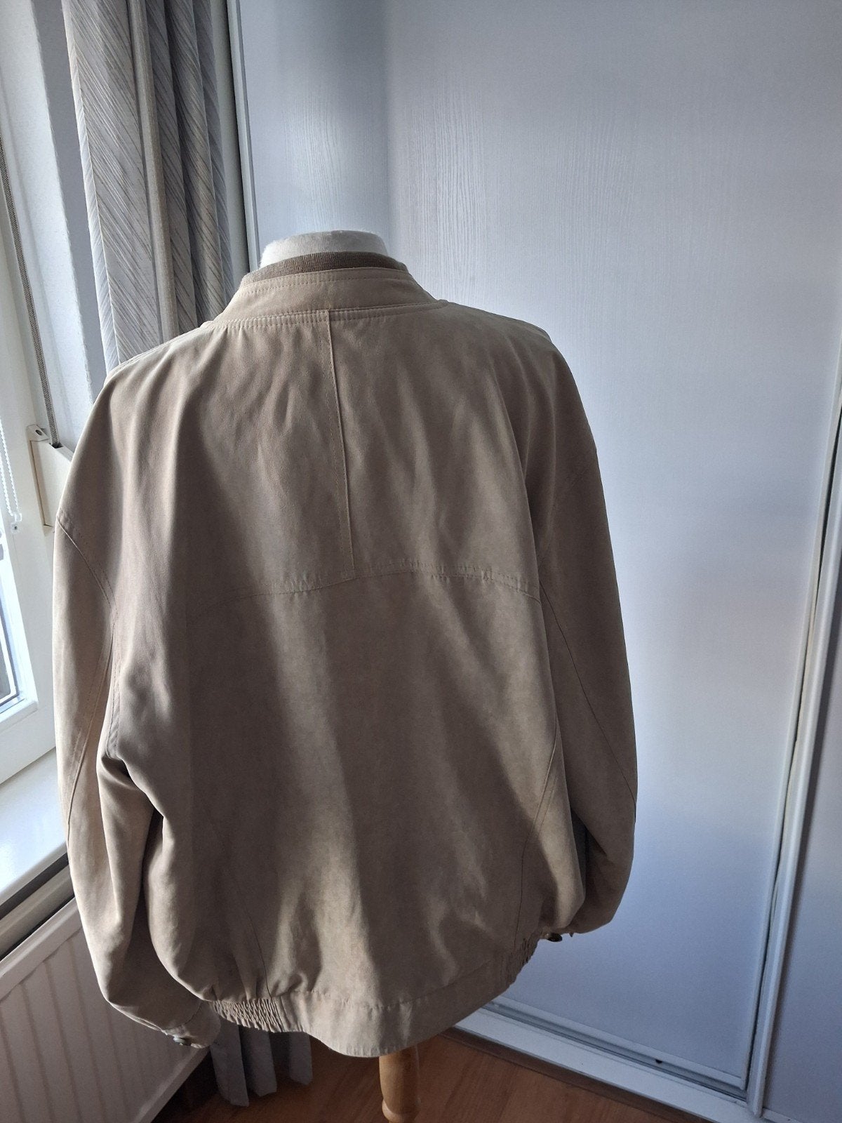 MOOIE BUSH CLASSIC BOMBER JAS MAAT 46, Beige, Ophalen of Verzenden, Zo goed als nieuw, Bush