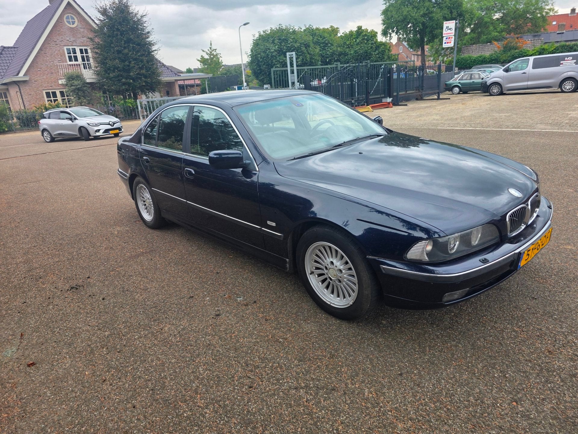 Foto 6 van BMW 5-serie 528i Executive