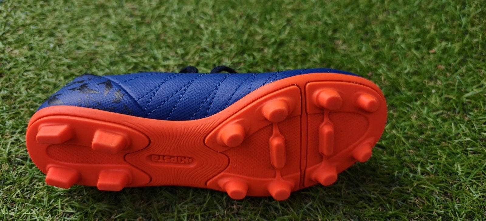 Kipsta Voetbalschoenen - Blauw/Oranje, Maat XS of kleiner, Ophalen, Zo goed als nieuw, Schoenen