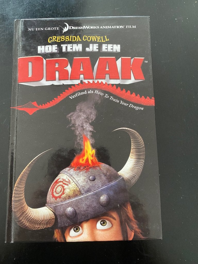 Hoe tem je een Draak, Ophalen of Verzenden, Zo goed als nieuw, Cressida cowell