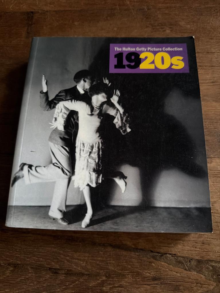 The Hulton Getty Picture Collection 1920s Fotoboek, Boeken, Ophalen of Verzenden, Gelezen, Fotografie algemeen