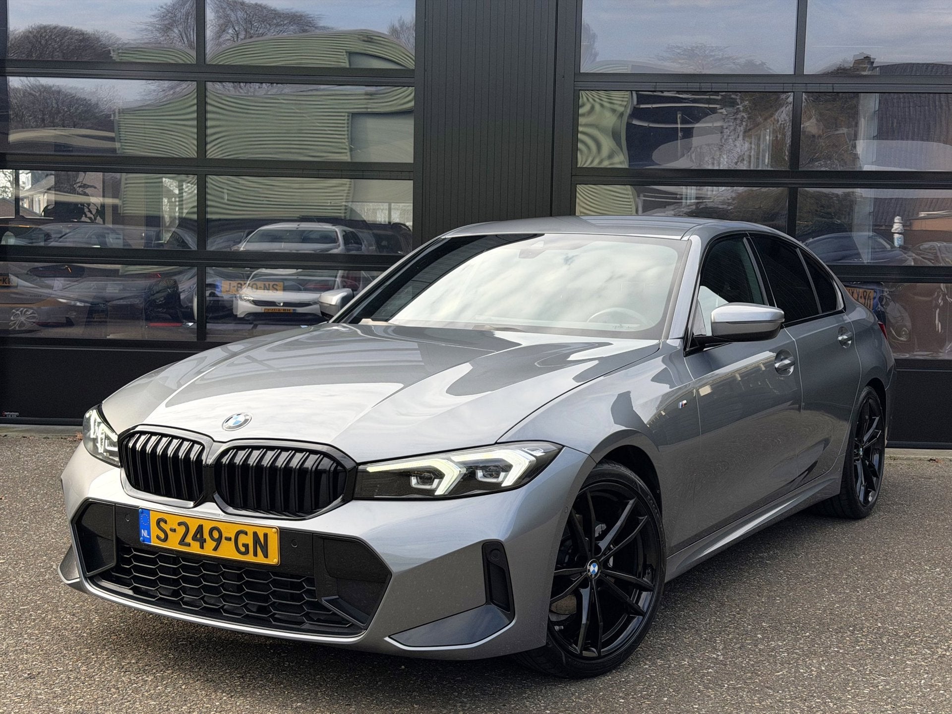 BMW 3-Serie 320i M-Sport Shadowline Harman Kardon LCI, Auto's, BMW, Automaat, 1998 cc, Gebruikt, Euro 6