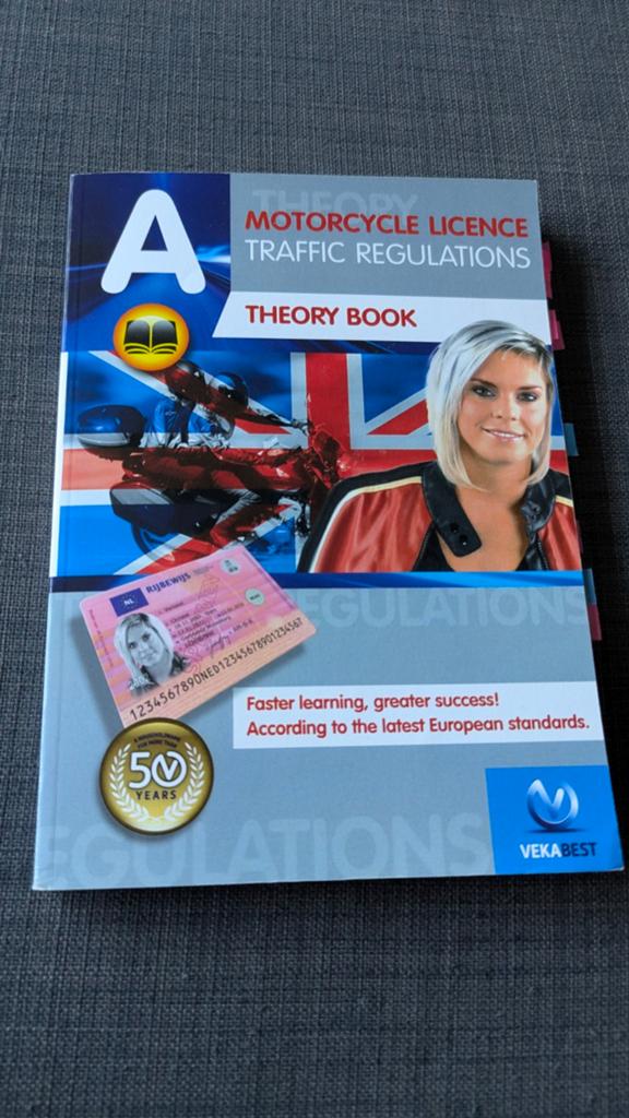 Motorfiets Theorieboek + Verkeersbordenboekje + Online exame, Boeken, Studieboeken en Cursussen, Ophalen of Verzenden, Zo goed als nieuw