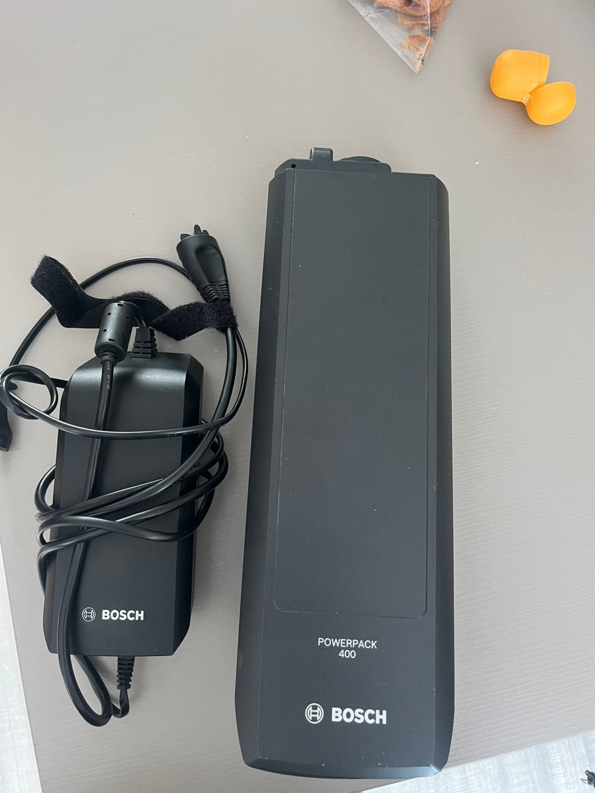 Bosch powerpack 400 met lader defect, Ophalen of Verzenden, Zo goed als nieuw