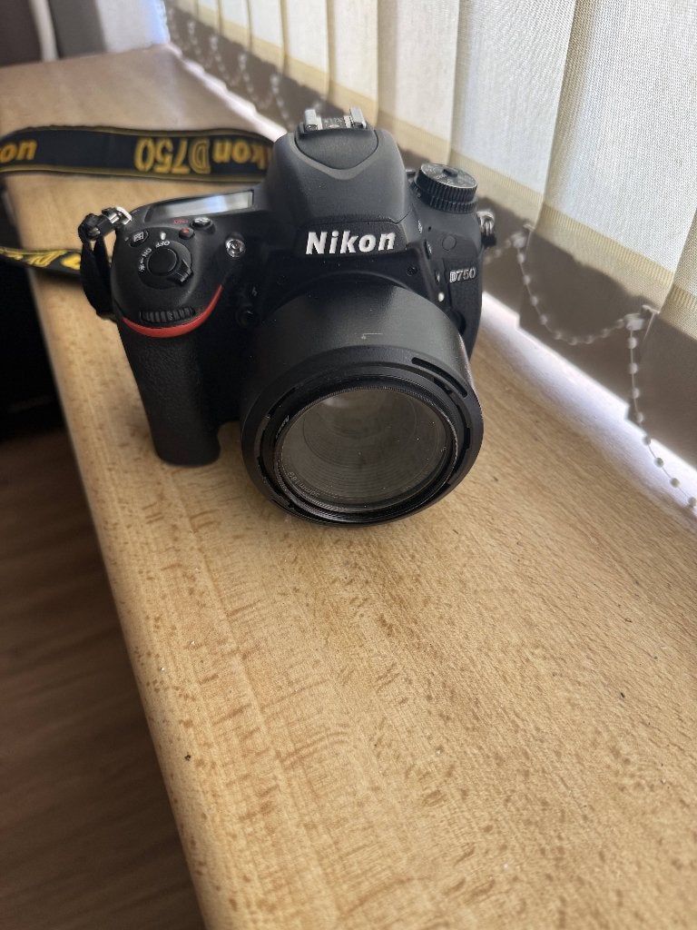 Nikon D750 + 24-70mm f/2.8E VR + 50mm f/1.8G | Complete set, Ophalen, Gebruikt, Macrofunctie, Nikon