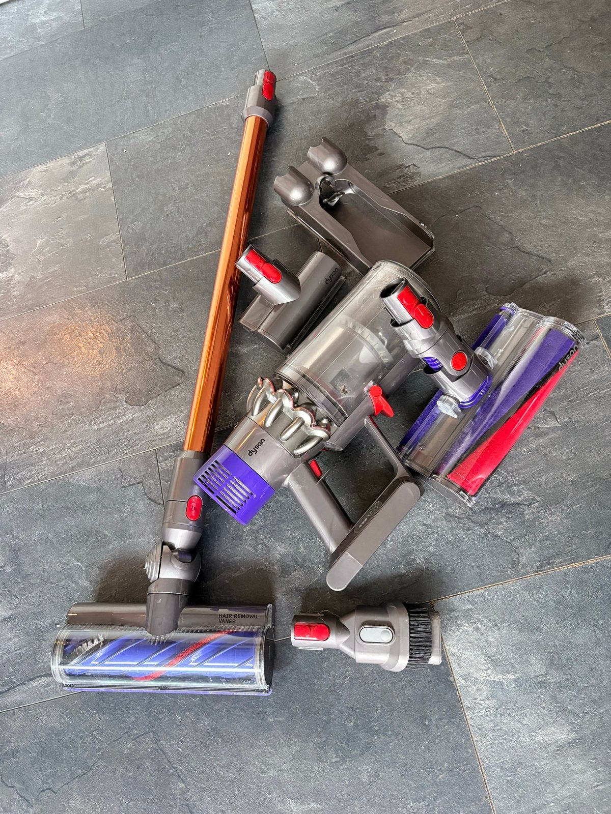 Dyson Cyclone V10 steelstofzuiger met oplader, Gebruikt, Draadloos, Ophalen of Verzenden, Dyson