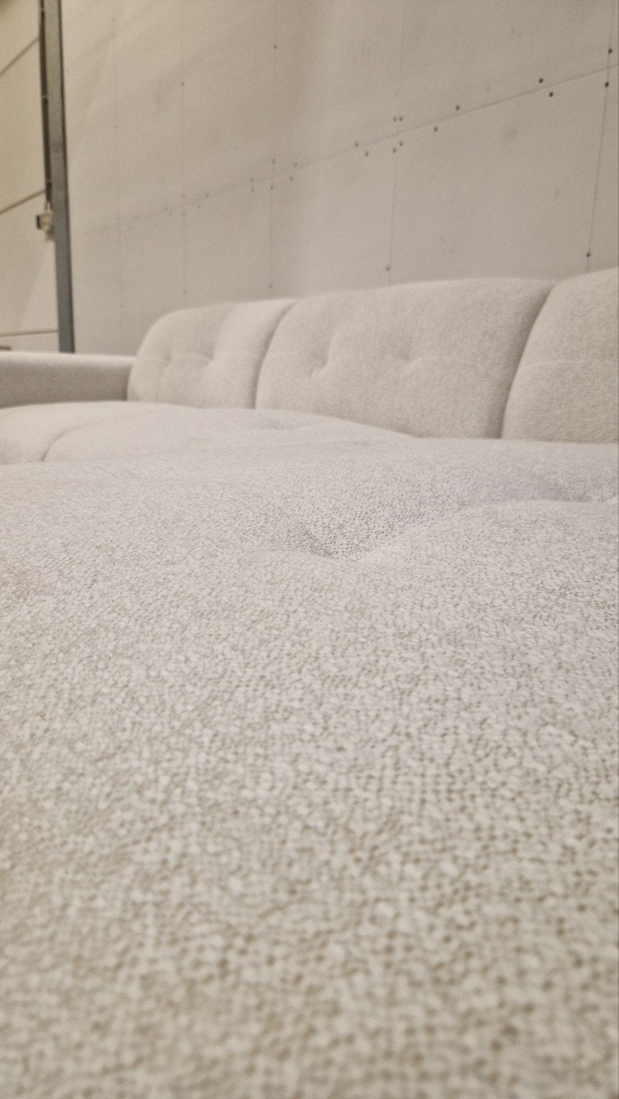 Foto 3 van Nieuwe Luxe Hoekbank Crème 310x155 cm Showroommodel
