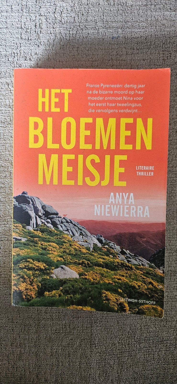 Het Bloemenmeisje - Anya Niewierra (Literaire Thriller), Ophalen of Verzenden, Zo goed als nieuw, Anya Niewierra