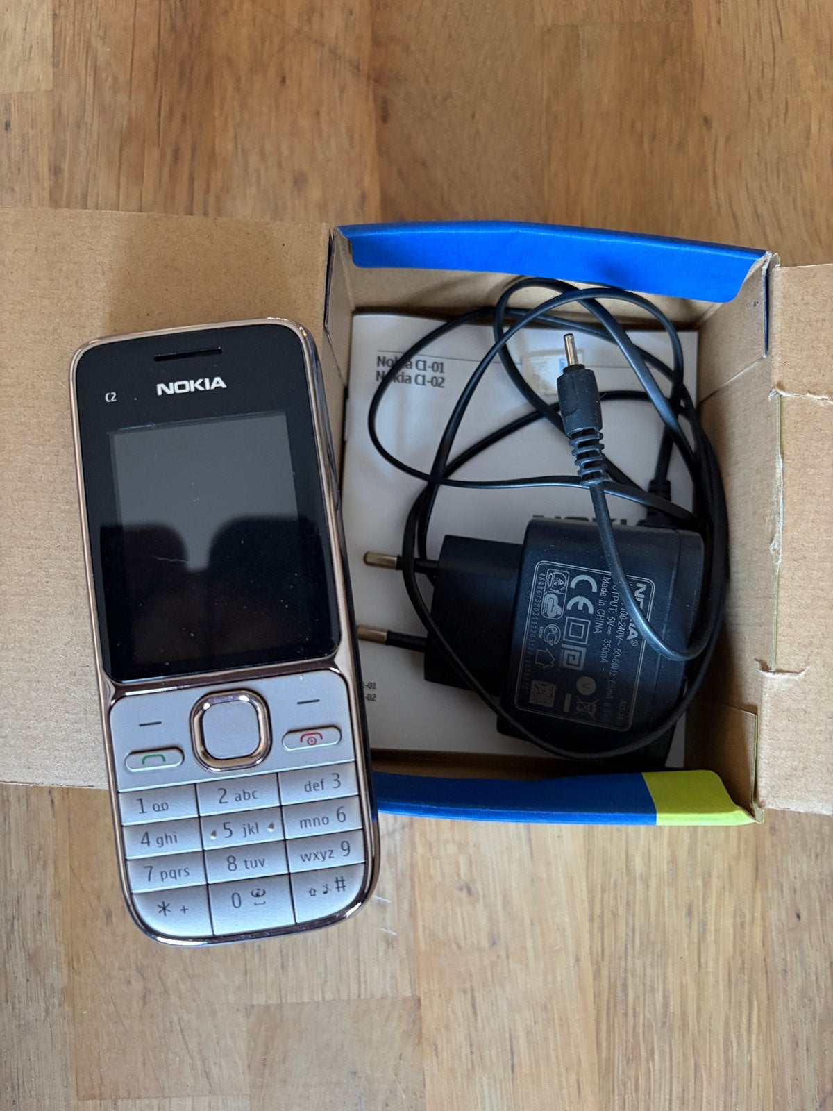 Nokia C2-01 met doos en oplader, Gebruikt, Fysiek toetsenbord, 3 tot 6 megapixel, Ophalen of Verzenden